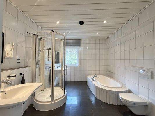 Badezimmer Obergeschosswohnung