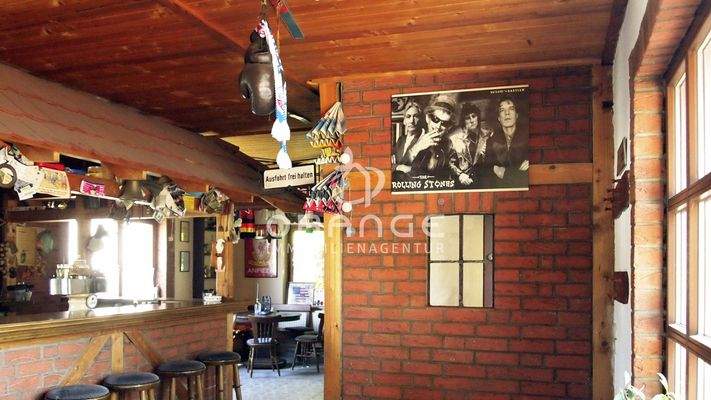 Eingangsbereich des Gastraumes und Bar