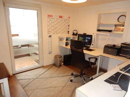 Arbeitszimmer mit Freisitz OG