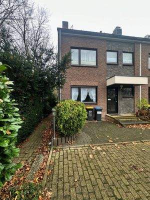 Frontansicht mit Durchgang