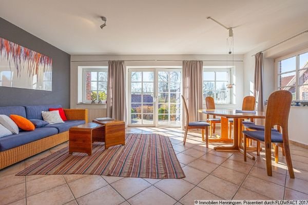 EG-Wohnzimmer- viele Fenster-viel Licht