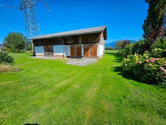 Außenansicht Stallgebäude.jpg