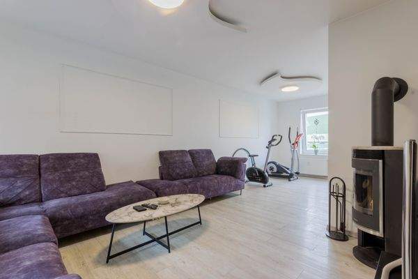 Wohnzimmer mit Kamin