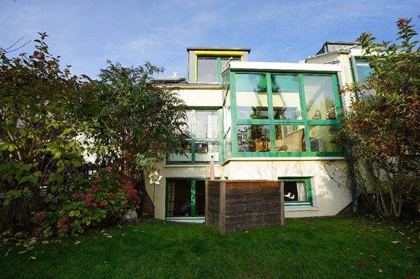 Rückansicht mit Wintergarten