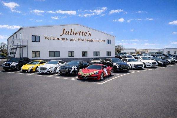 Seitenansicht Parkfläche virtuell gestaged