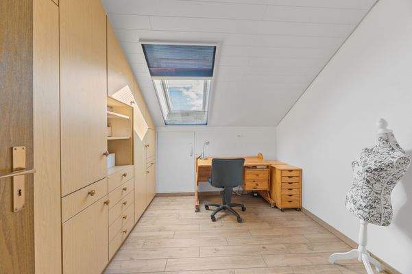 Schlaf-/ Arbeitszimmer