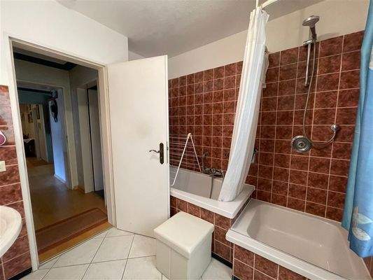 Bad (Weitwinkelaufnahme)