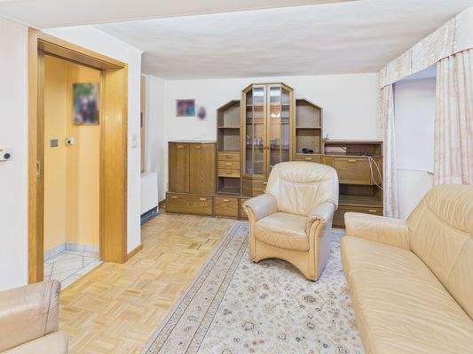 CAM01223G0-PR0174-STILL029