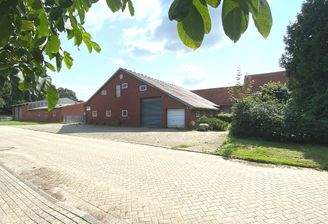 Straßenansicht Hofstelle