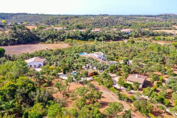 Großzügiges Anwesen