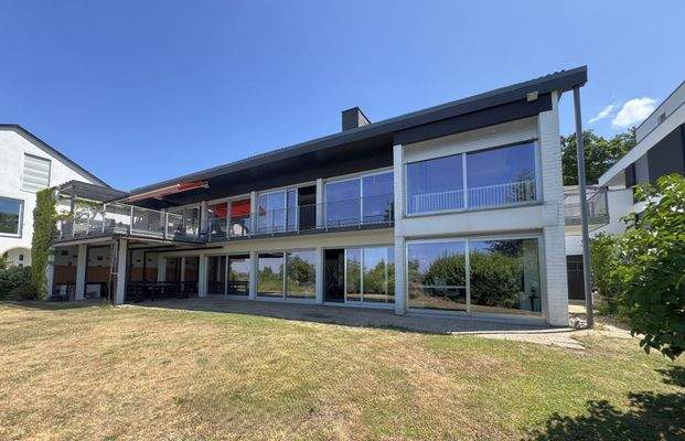 Hausseite zum Garten 