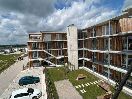 Gemeinschaftsfläche vor der Wohnanlage