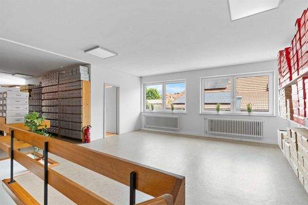 Lagerfläche im Anschluss an die Verkaufsfläche