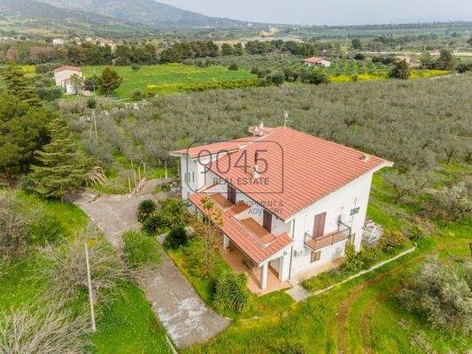 Freistehende Villa an der Ionischen Riviera Kalabriens in Villapiana - Italien