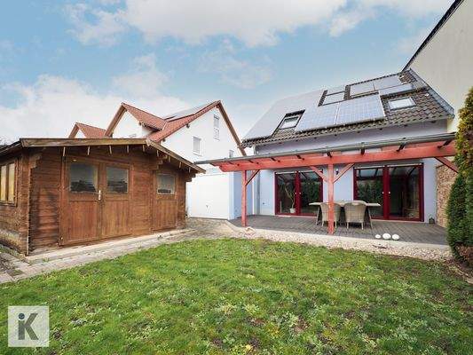 Garten mit Gartenhäuschen