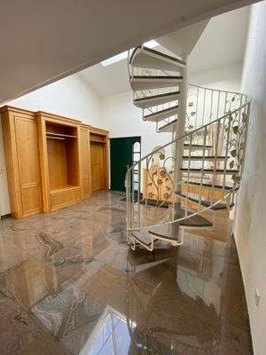 Eingangsbereich mit Treppenaufgang