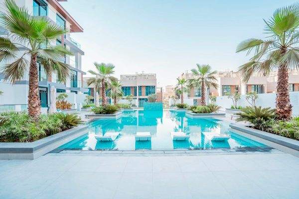 Exklusiver Gemeinschaftspool zum Entspannen