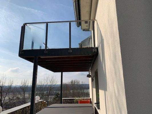 Ihr großer Balkon.jpg