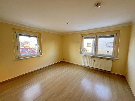 Küche mit Zugang zum Balkon