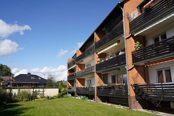 gepflegte Außenanlage