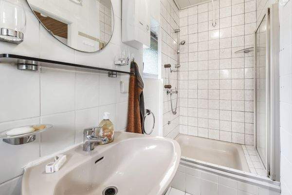 Badezimmer im Erdgeschoss