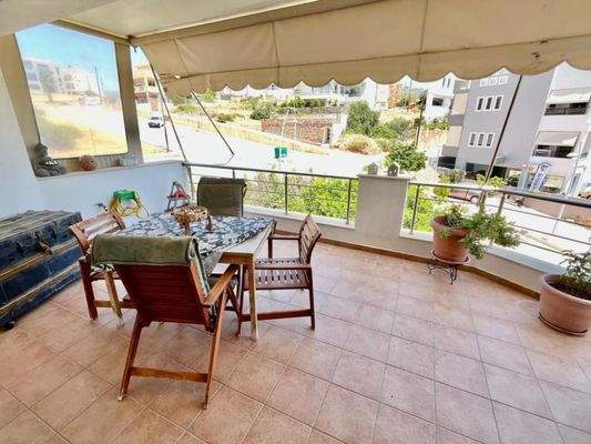 Kreta, Agios Nikolaos: Geräumige Wohnung im 2. Stock mit Panoramablick auf das Meer zu verkaufen