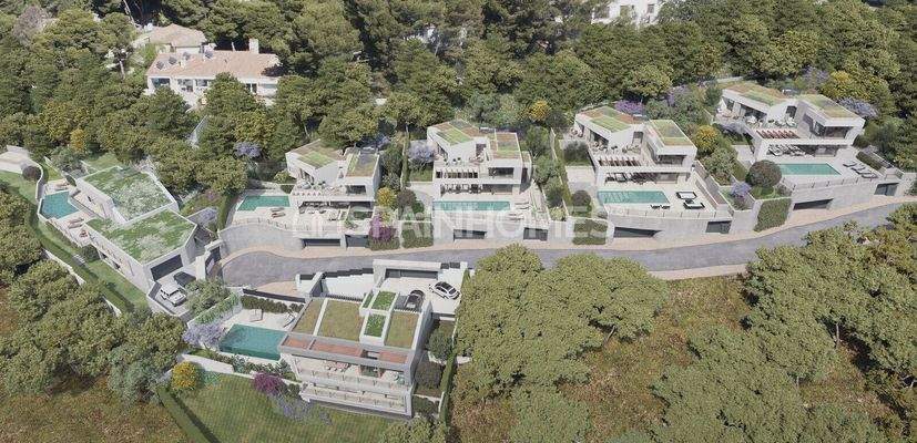 Detaches Sea-View Houses with Pools and Gardens in Málaga