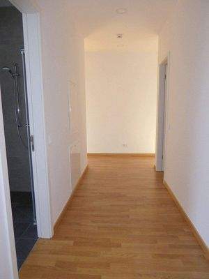 Flur 1 Blick in die Wohnung