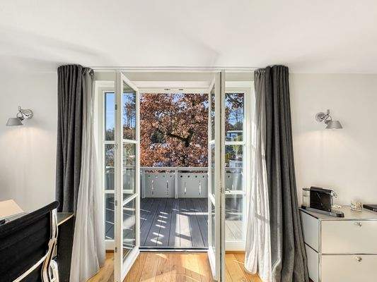 GROSSE FENSTERTÜREN 