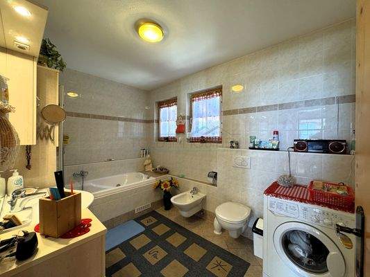 Badezimmer mit Whirlpool