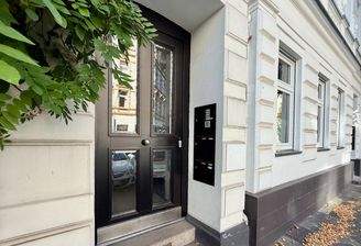 hochwertiger Hauseingang