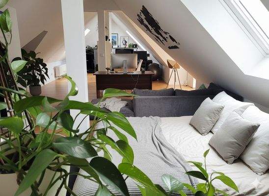 Dachgeschoss (möbliert)