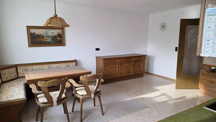 1. OG Küche mit Essbereich Zimmer 2