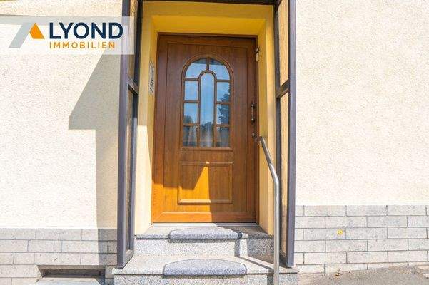 Eingangsbereich Außen