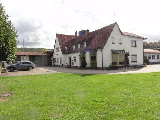 Geb.1 Außenansicht1.JPG