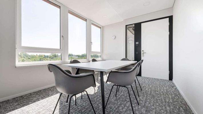 regus-veritaskai-8-coworking-f