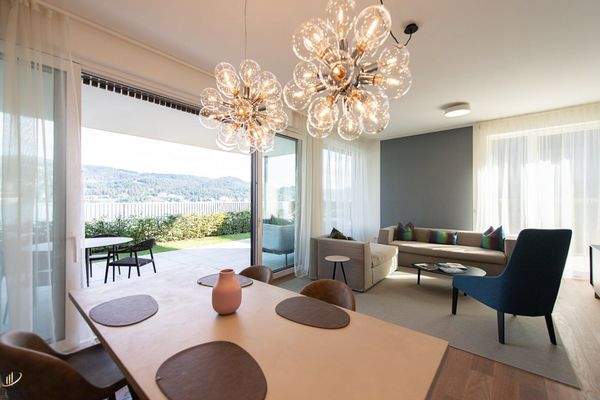 Einzigartiger Ausblick vom Wohn-Essbereich garantiert