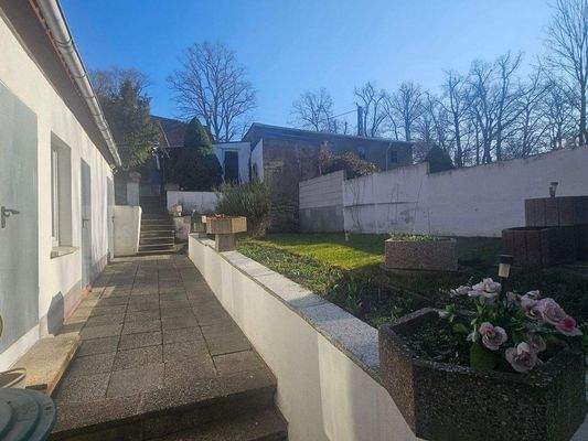 Nebengelass und Garten