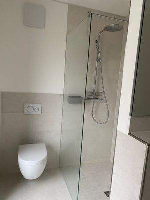 Modernes Badezimmer