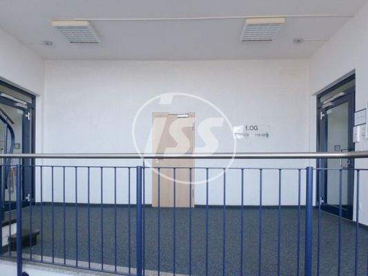  Zugang zur Mietfläche im 1. OG