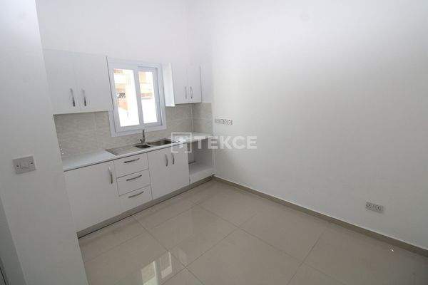 Shop with Foreign Currency-Based Rent Potential in Girne