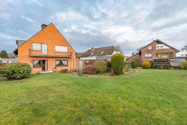 großzügiger Gartenbereich