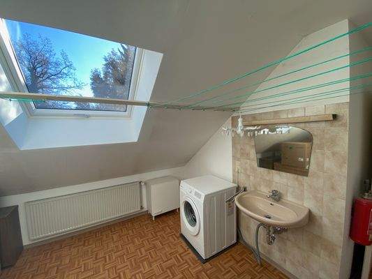 Wasch-und Trockenplatz.jpeg