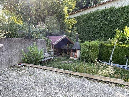 Garten mit Gartenhaus