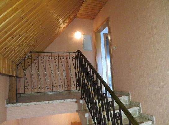 13-Treppenhaus ins Dachgeschoss.JPG