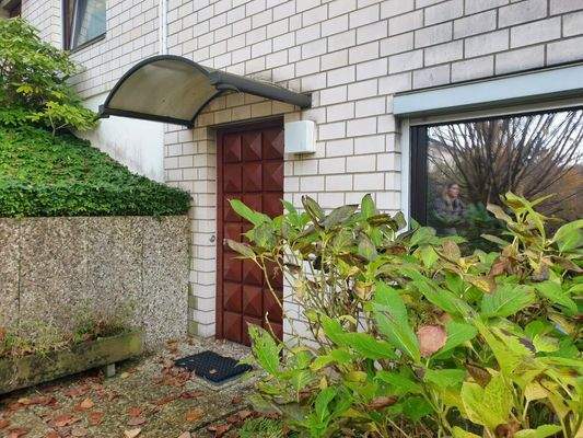 Wohnungseingangstür am Nordgiebel