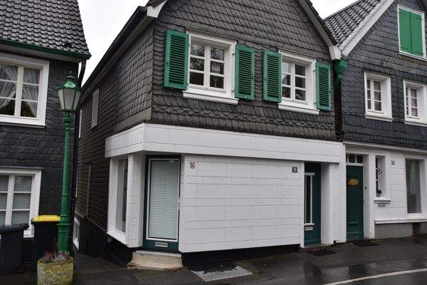 Straßen-und Eingangsseite