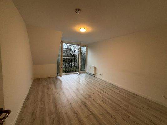 20251210_142510141_iOS