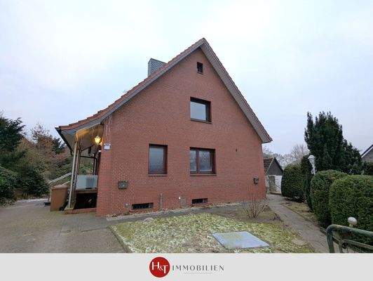 H&T Immobilien - Dachgeschosswohnung in Syke