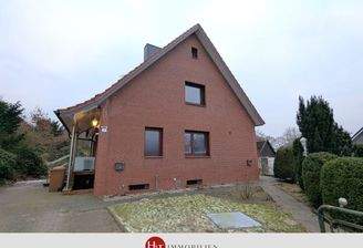 H&T Immobilien - Dachgeschosswohnung in Syke